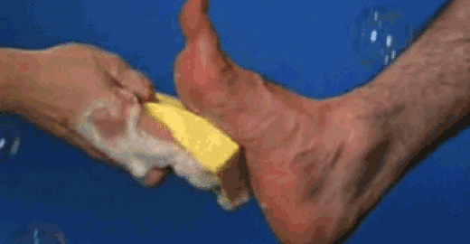 為什么會(huì)腳臭？漓峰牌足之友抗菌液，解救腳臭、腳癢的你！