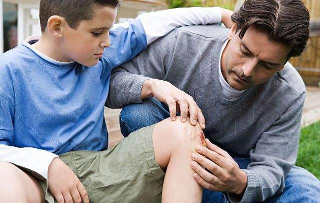 皮膚擦傷了，應(yīng)該怎么選擇醫(yī)用消毒液才是正確的？【漓峰】